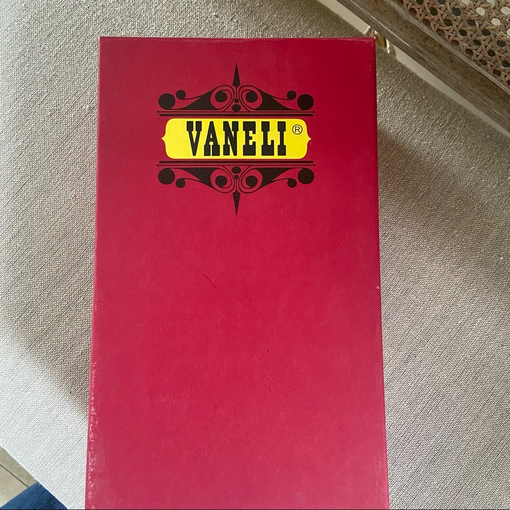 Vaneli Suede & Leather Pumps - 8 ½ M - Picture 8 of 9